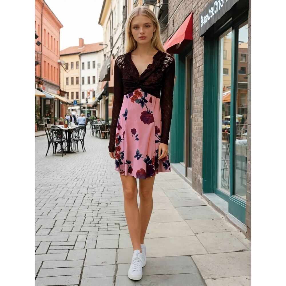 Kimchi Blue Women's‎ M Babydoll Dress Pink Floral Lace Long Sleeve Y2K Aesthetic